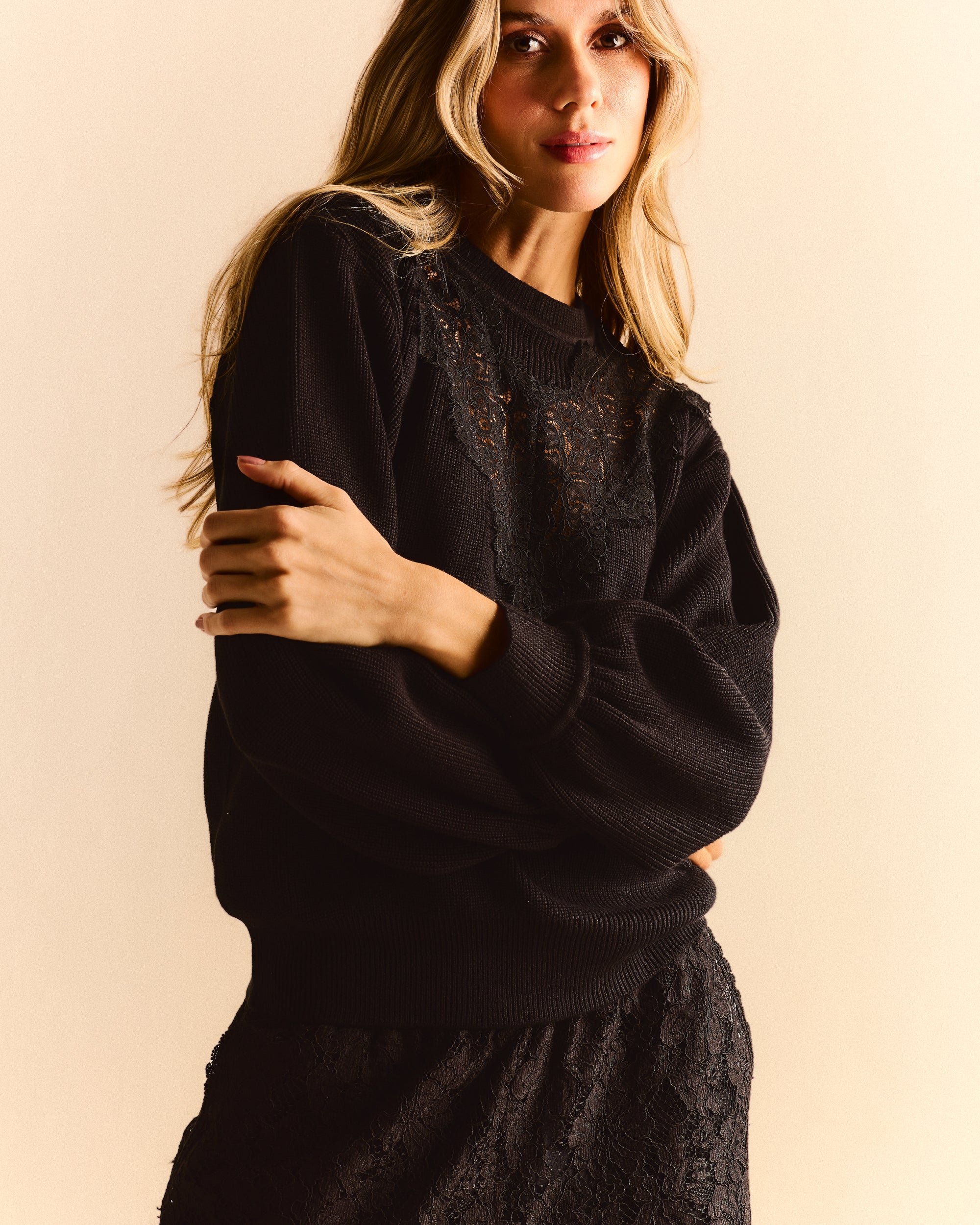 BLUSA ARIEL PRETO