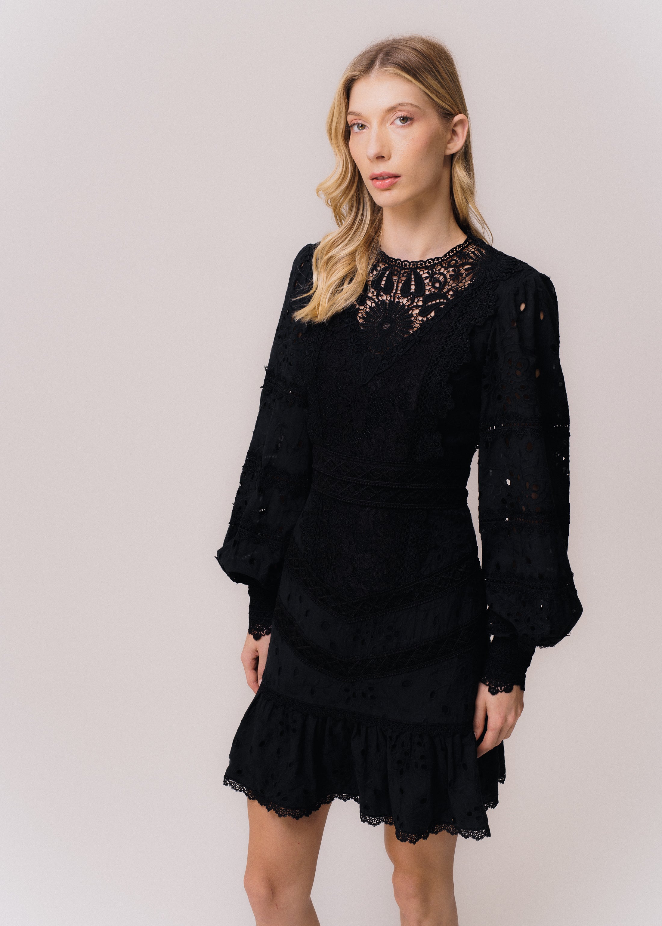 VESTIDO CURTO GLEICE PRETO