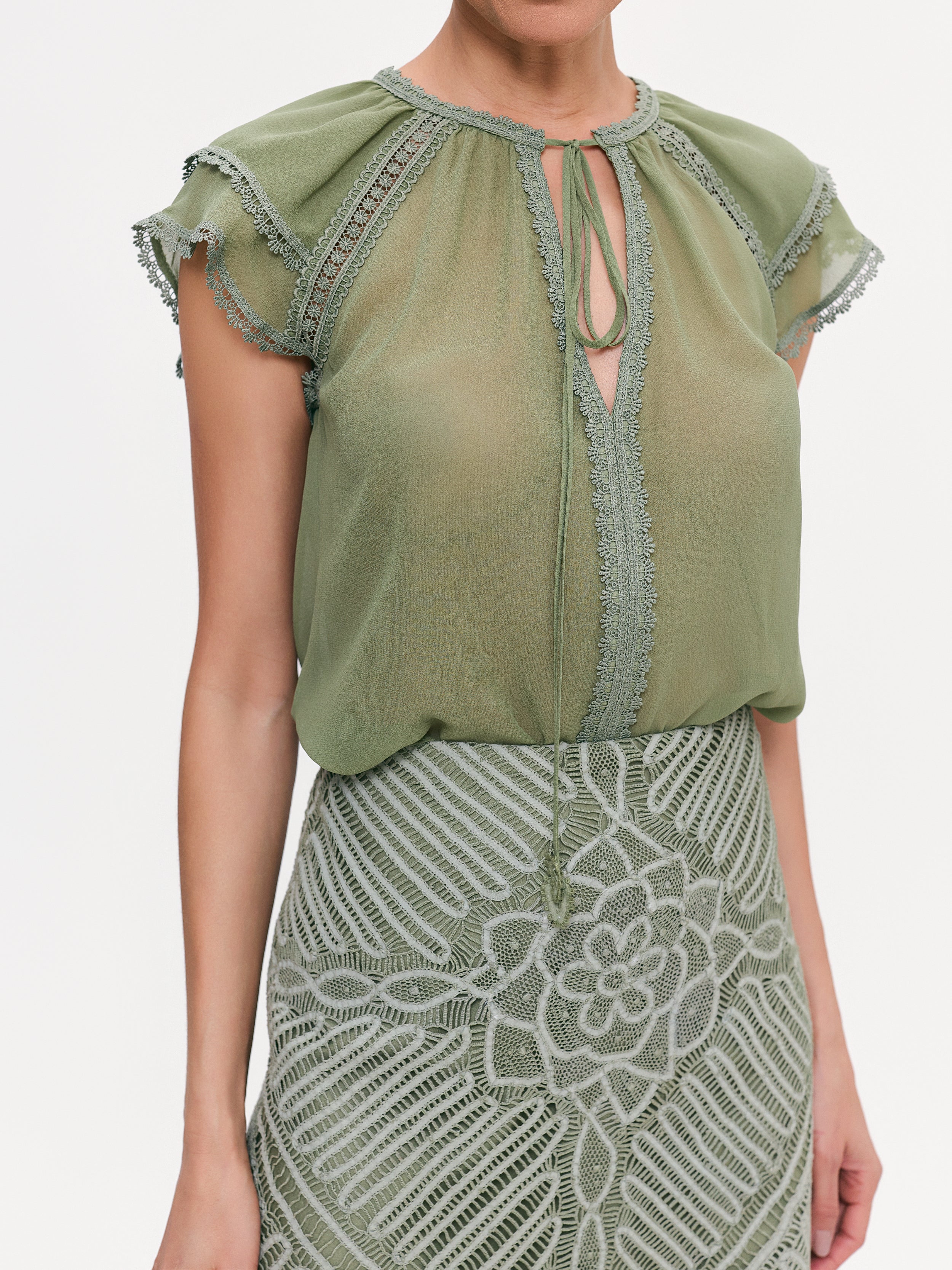 BLUSA LILIAN GGT VERDE OLIVA