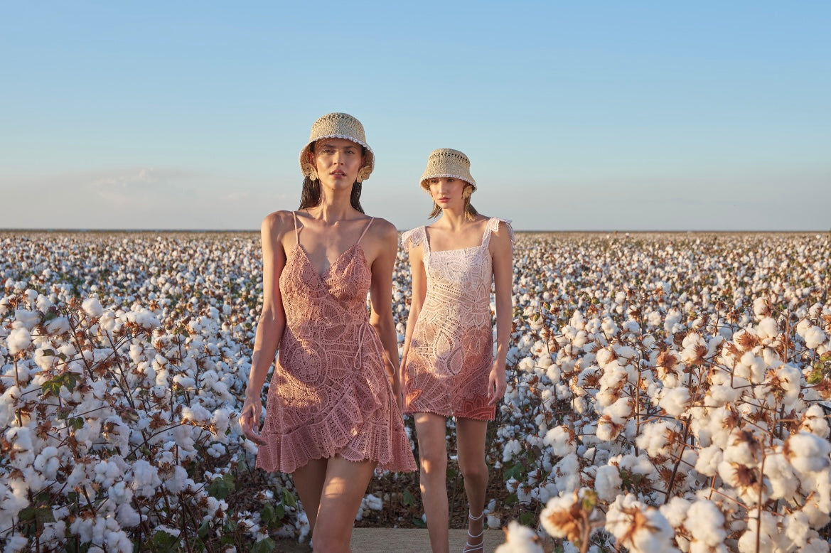 REGATA MOANA E VESTIDO CURTO ATHENA