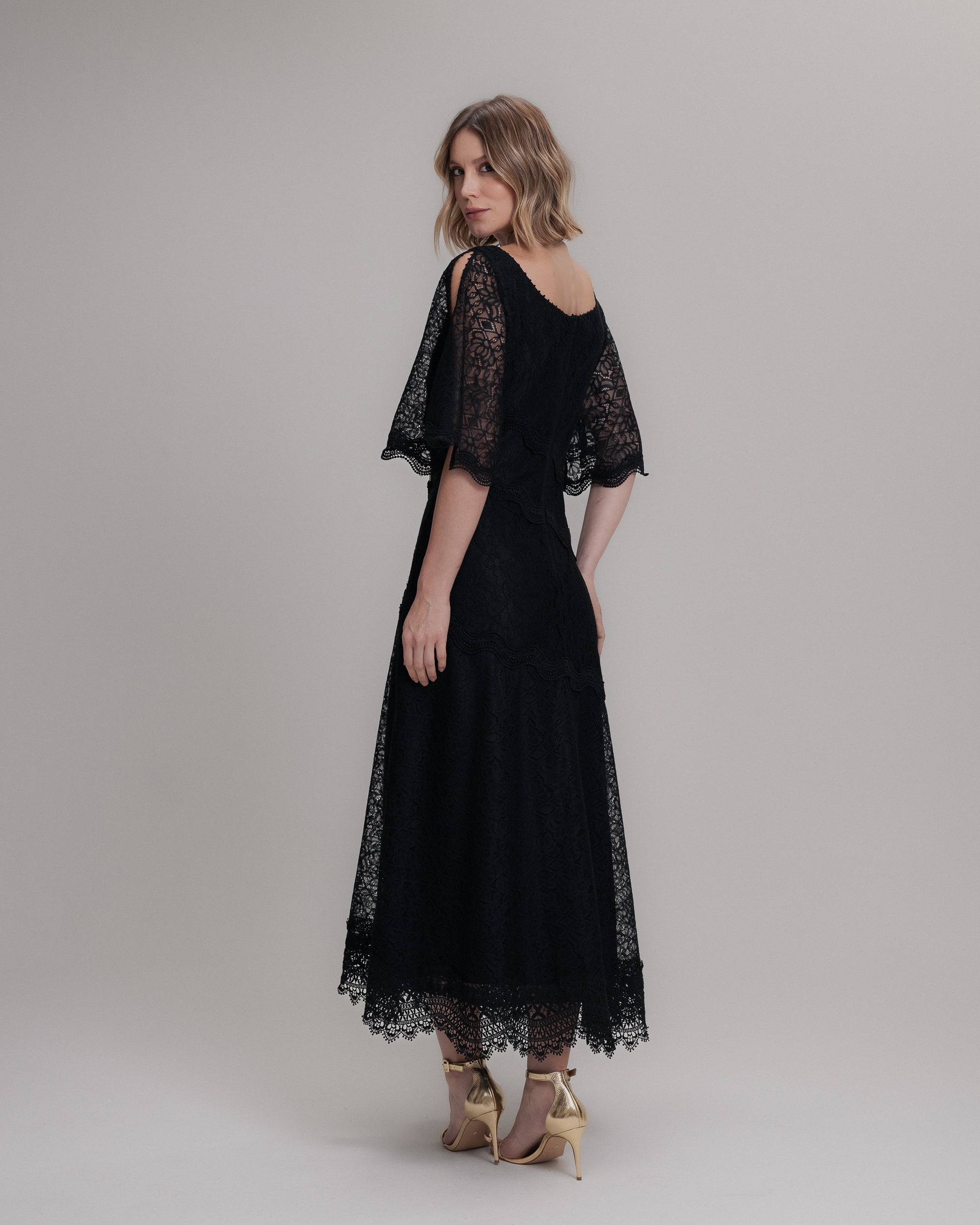 VESTIDO MIDI SAMANTHA PRETO