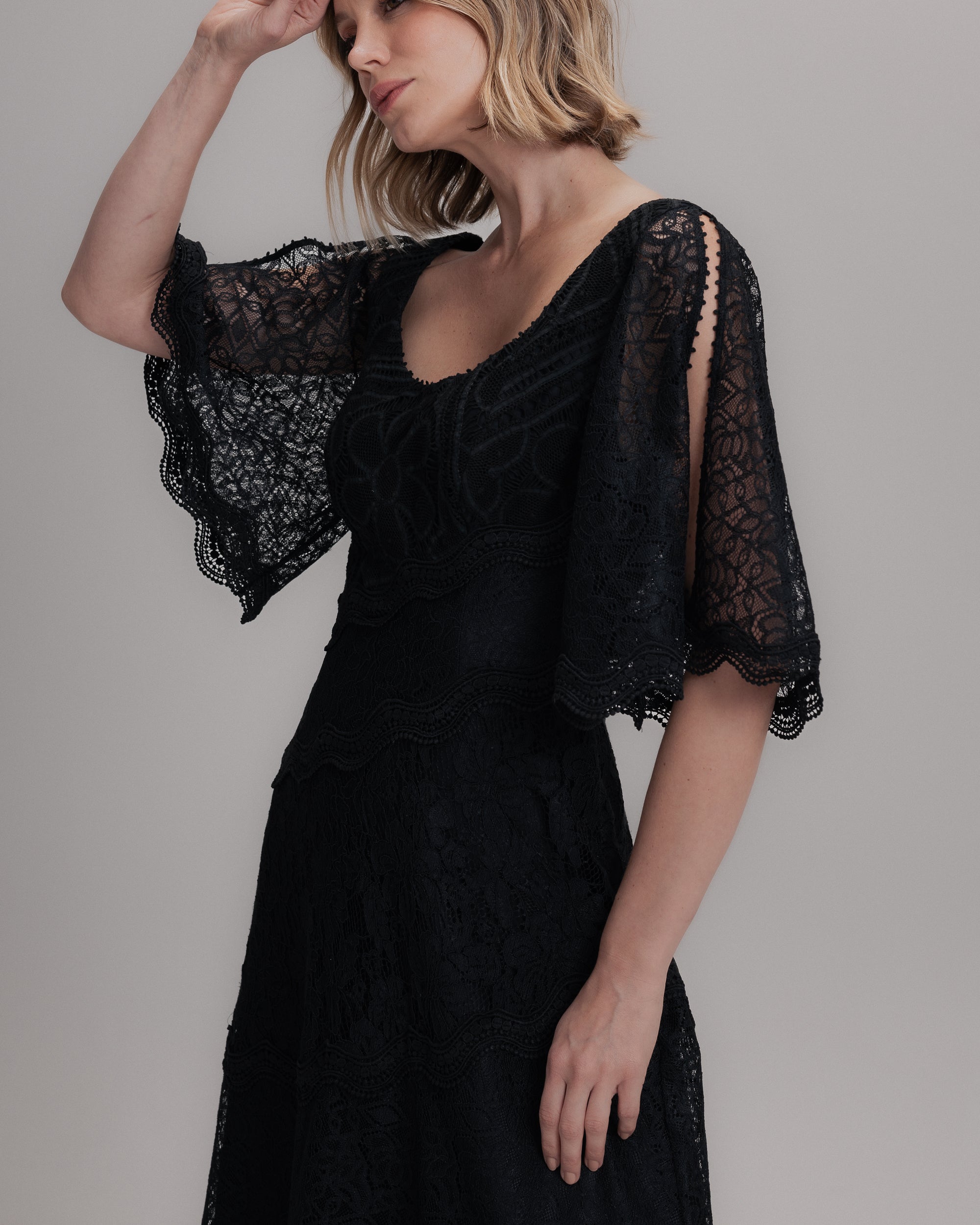 VESTIDO MIDI SAMANTHA PRETO