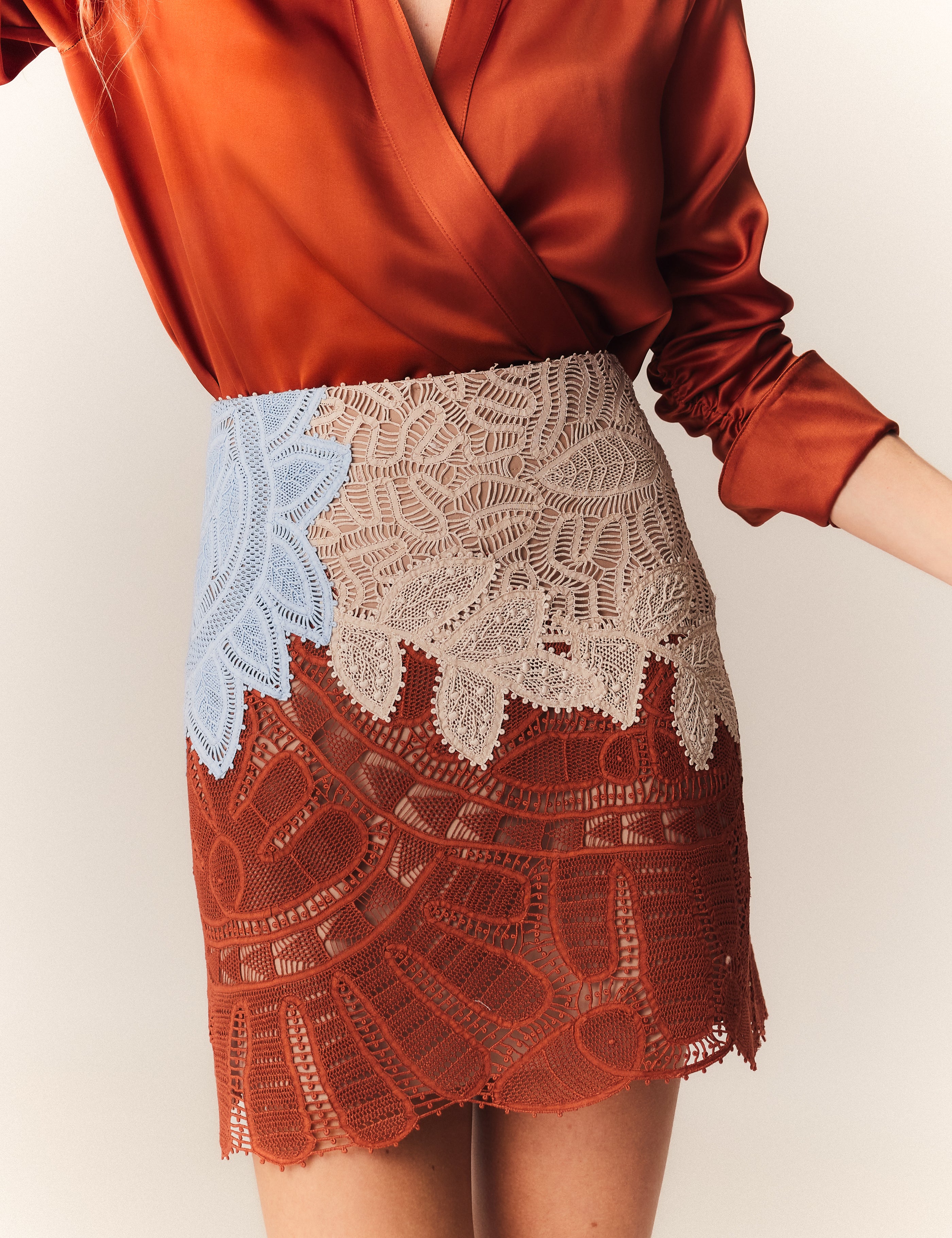 SAIA CURTA PALOMA PATCH COLORIDO URUCUM