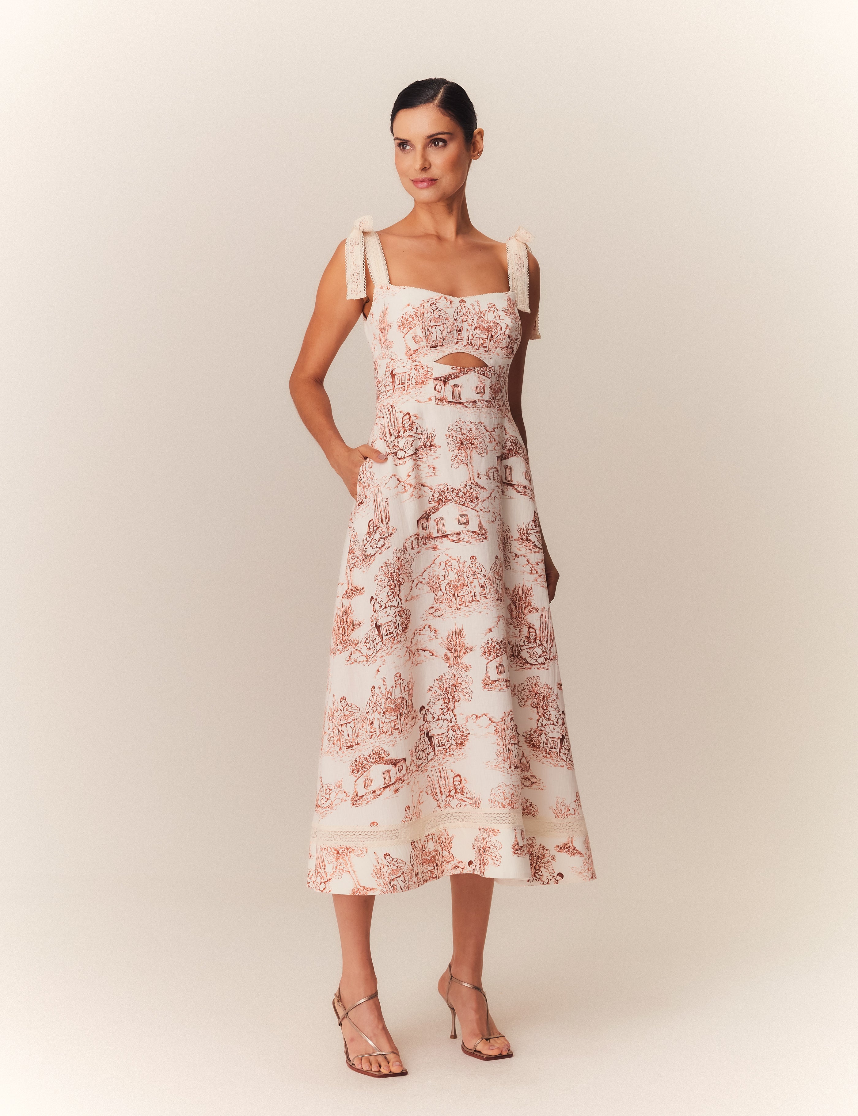 VESTIDO MIDI TAY ESTAMPA RENDEIRAS