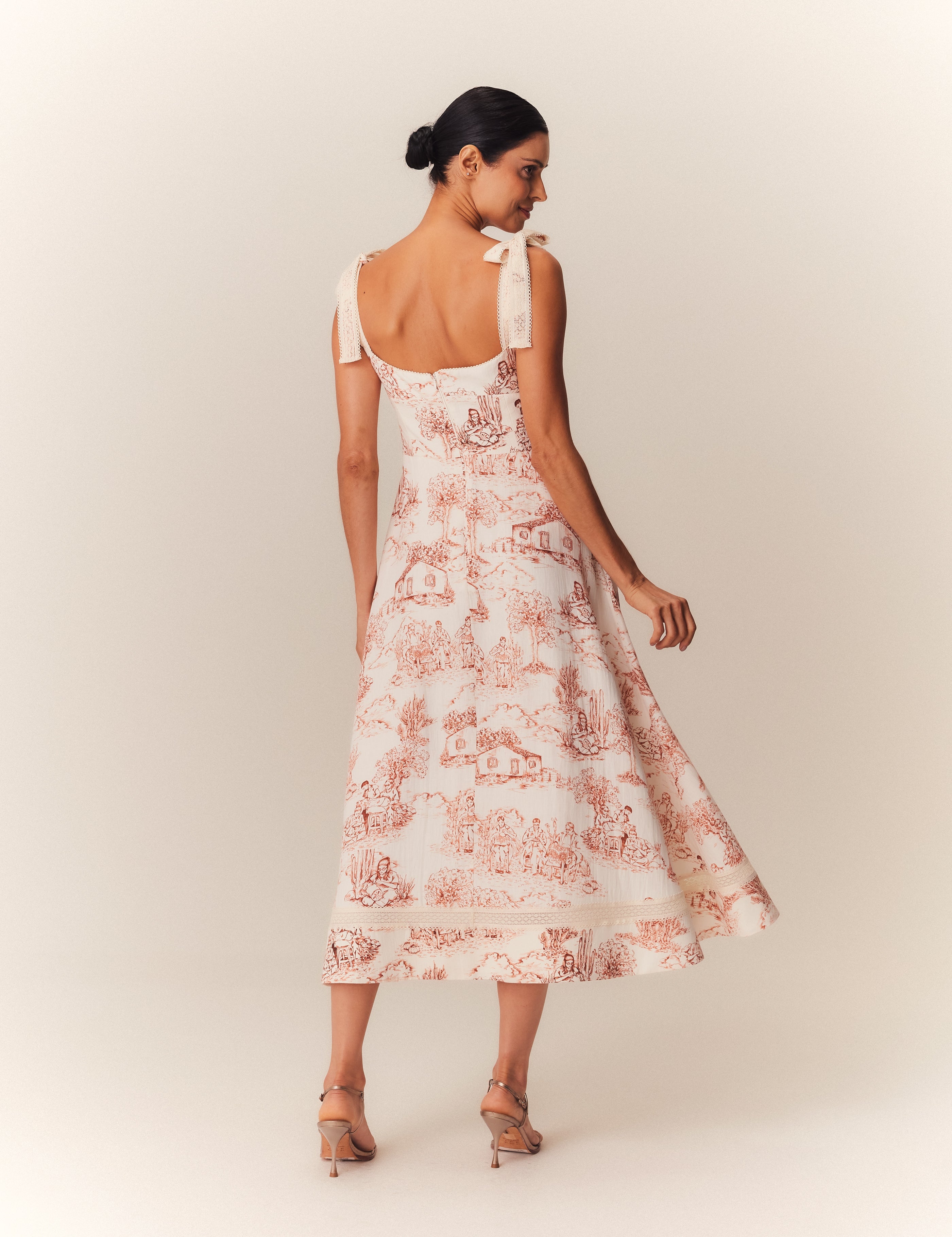 VESTIDO MIDI TAY ESTAMPA RENDEIRAS