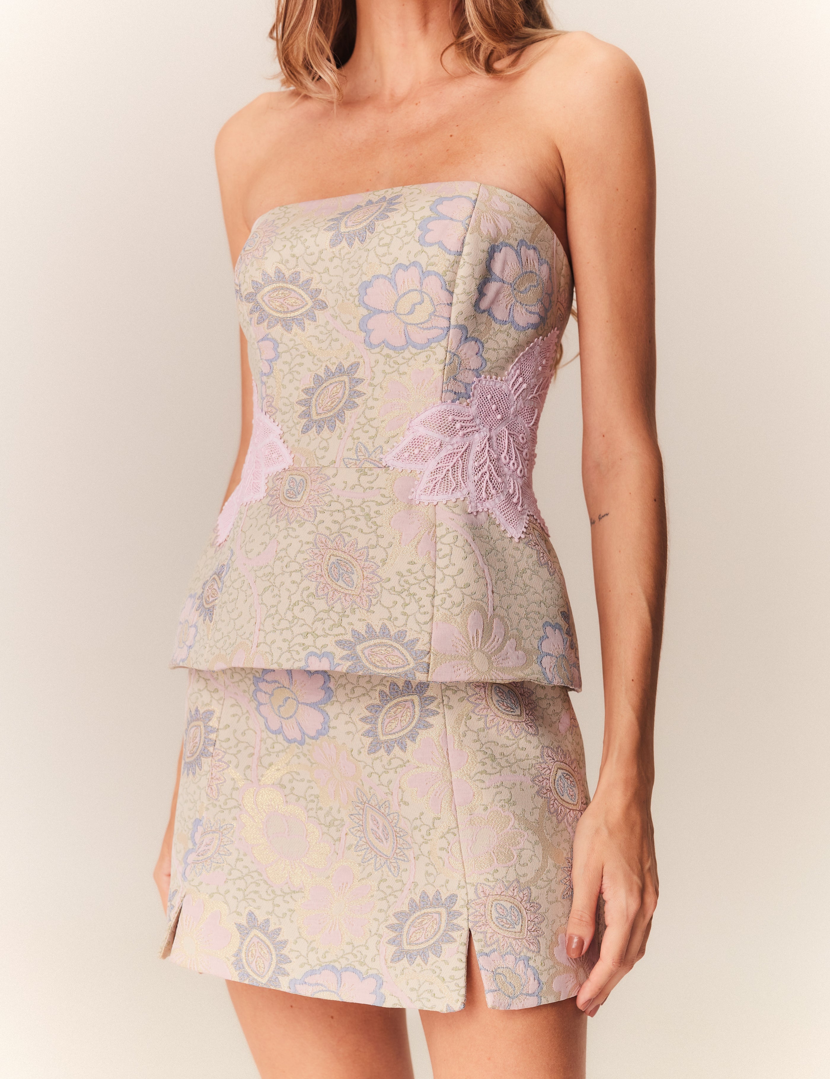 SAIA CURTA PAM JACQUARD FLORAL