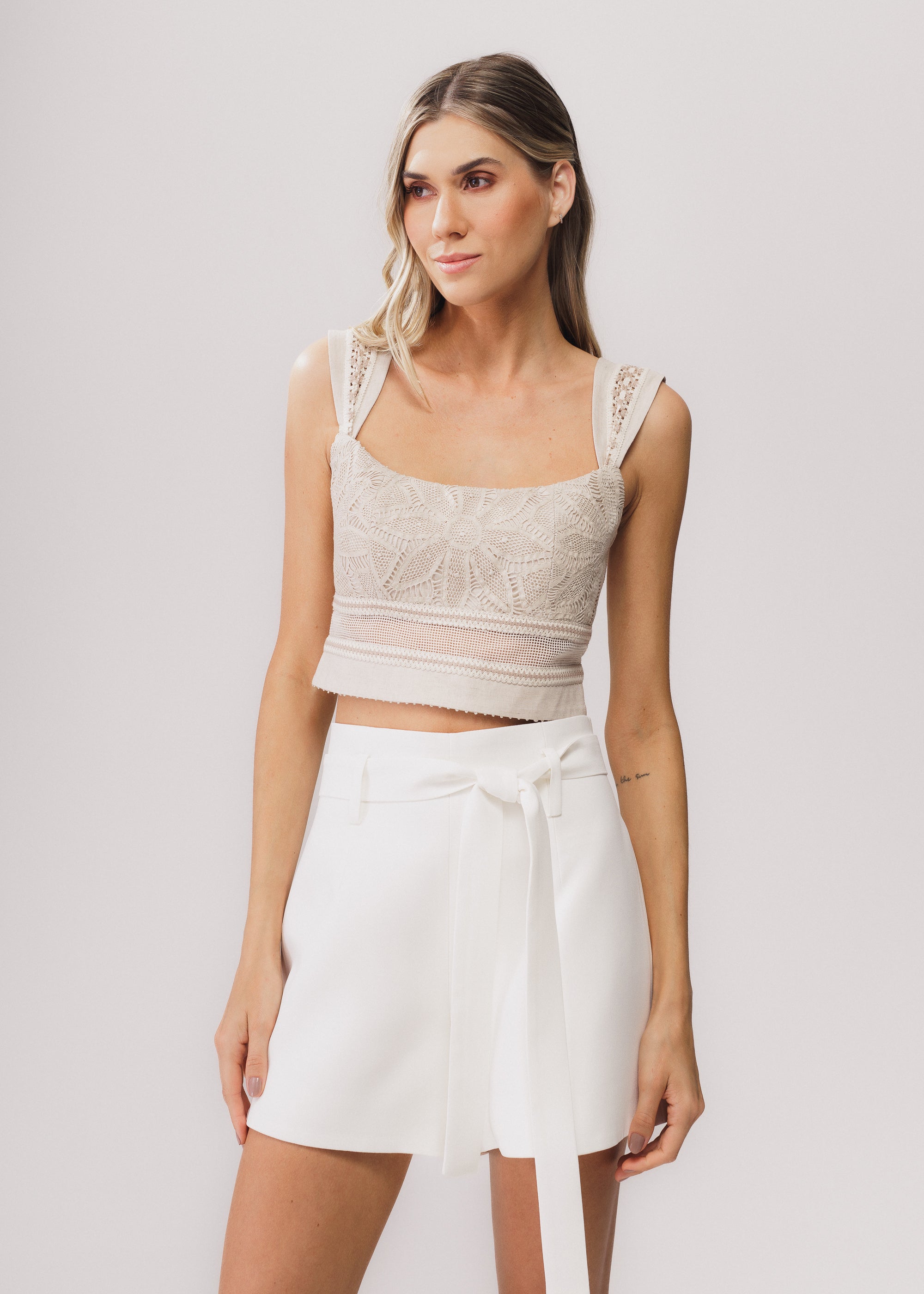 TOP CRIS EM LINHO/RENASCENÇA NATURAL