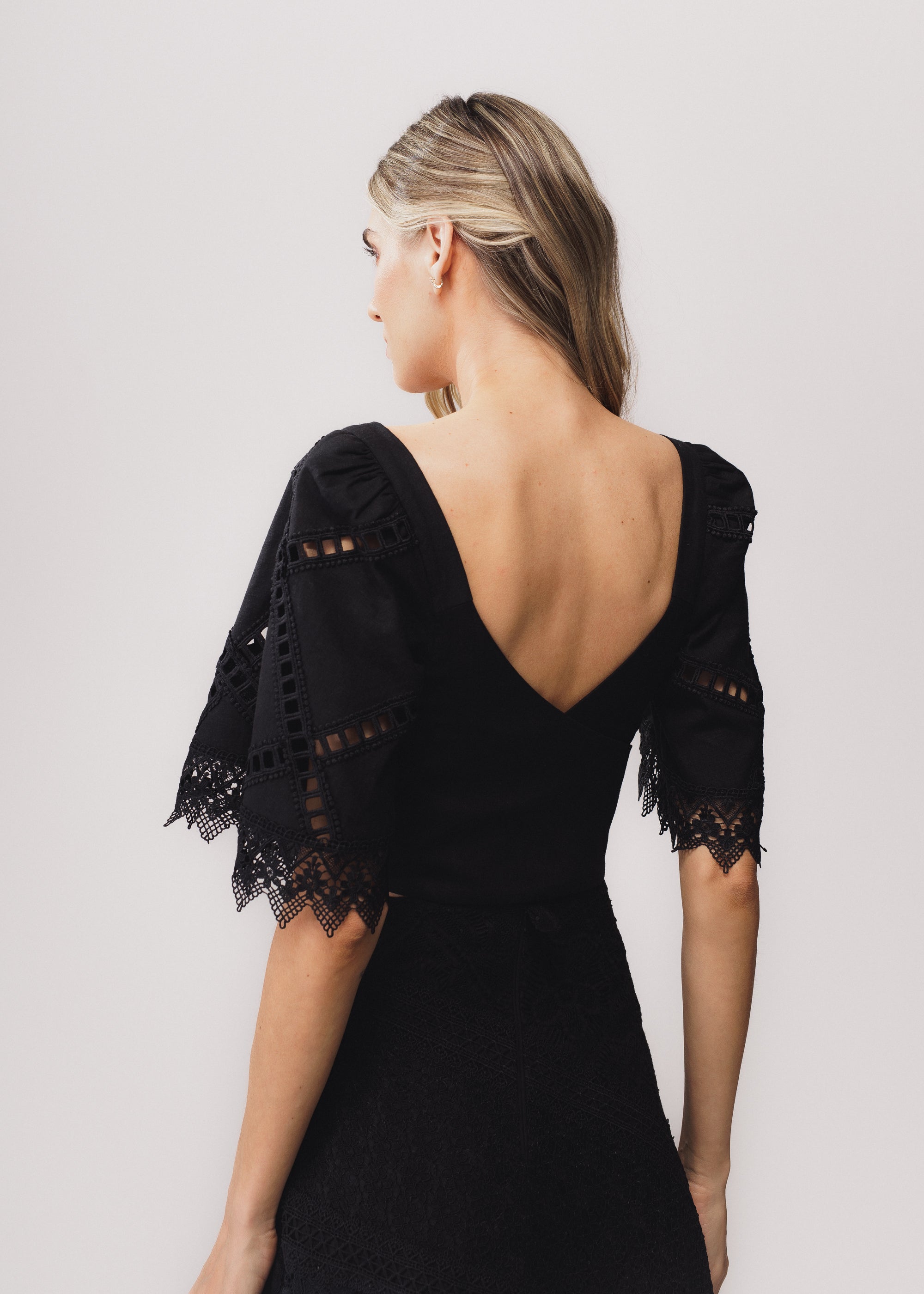 TOP KIRA LINHO PRETO