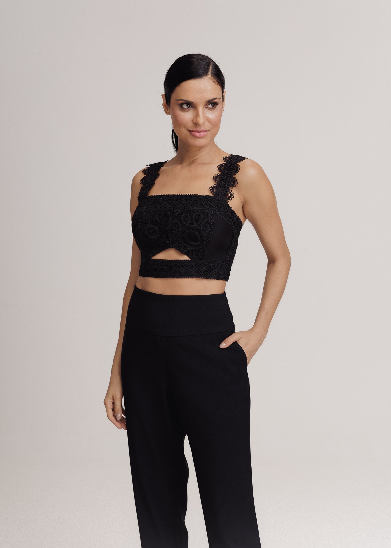 TOP CROPPED MAVIE PRETO