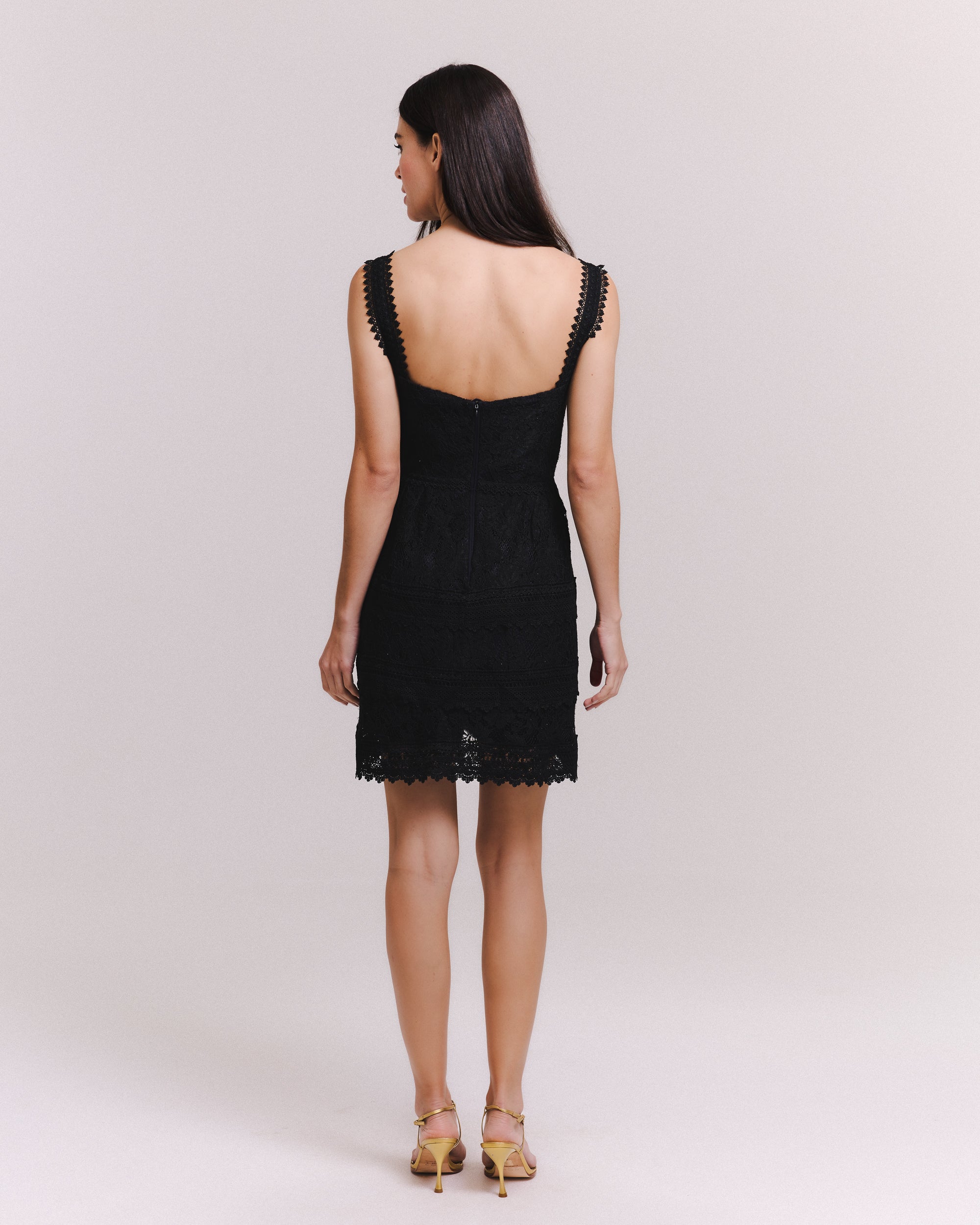 VESTIDO CURTO JULIE PRETO