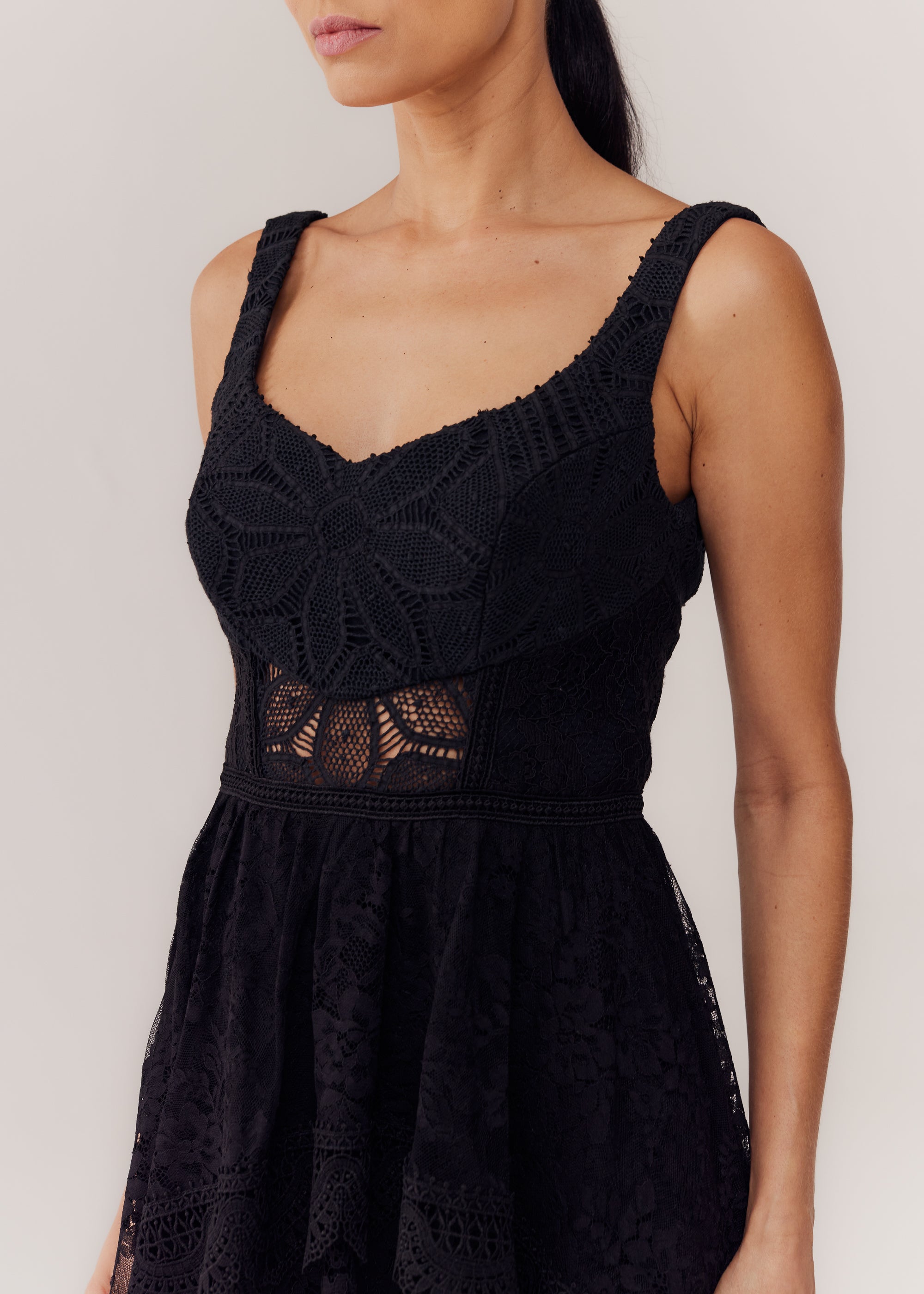 VESTIDO MIDI CELINE PRETO