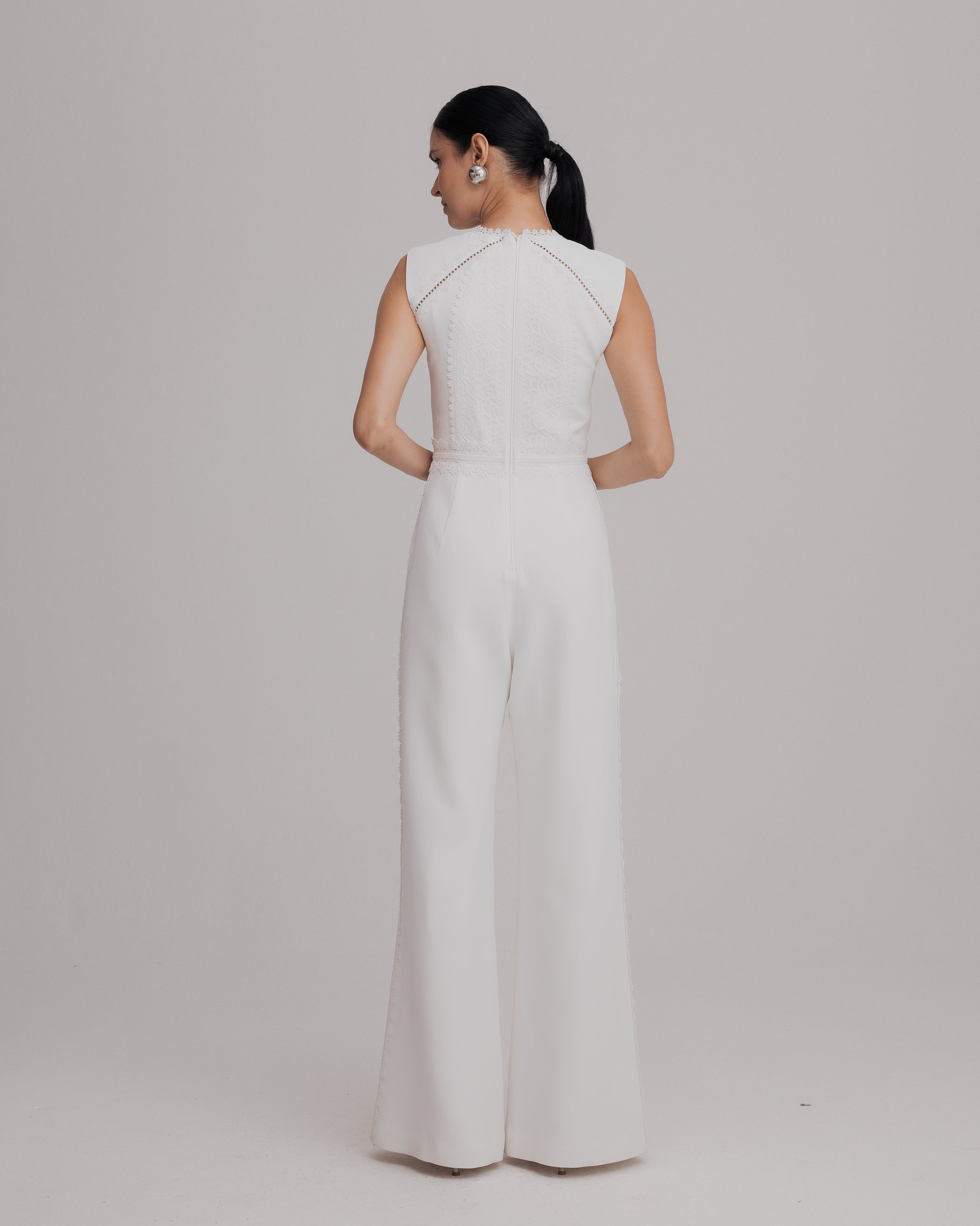 OFF WHITE