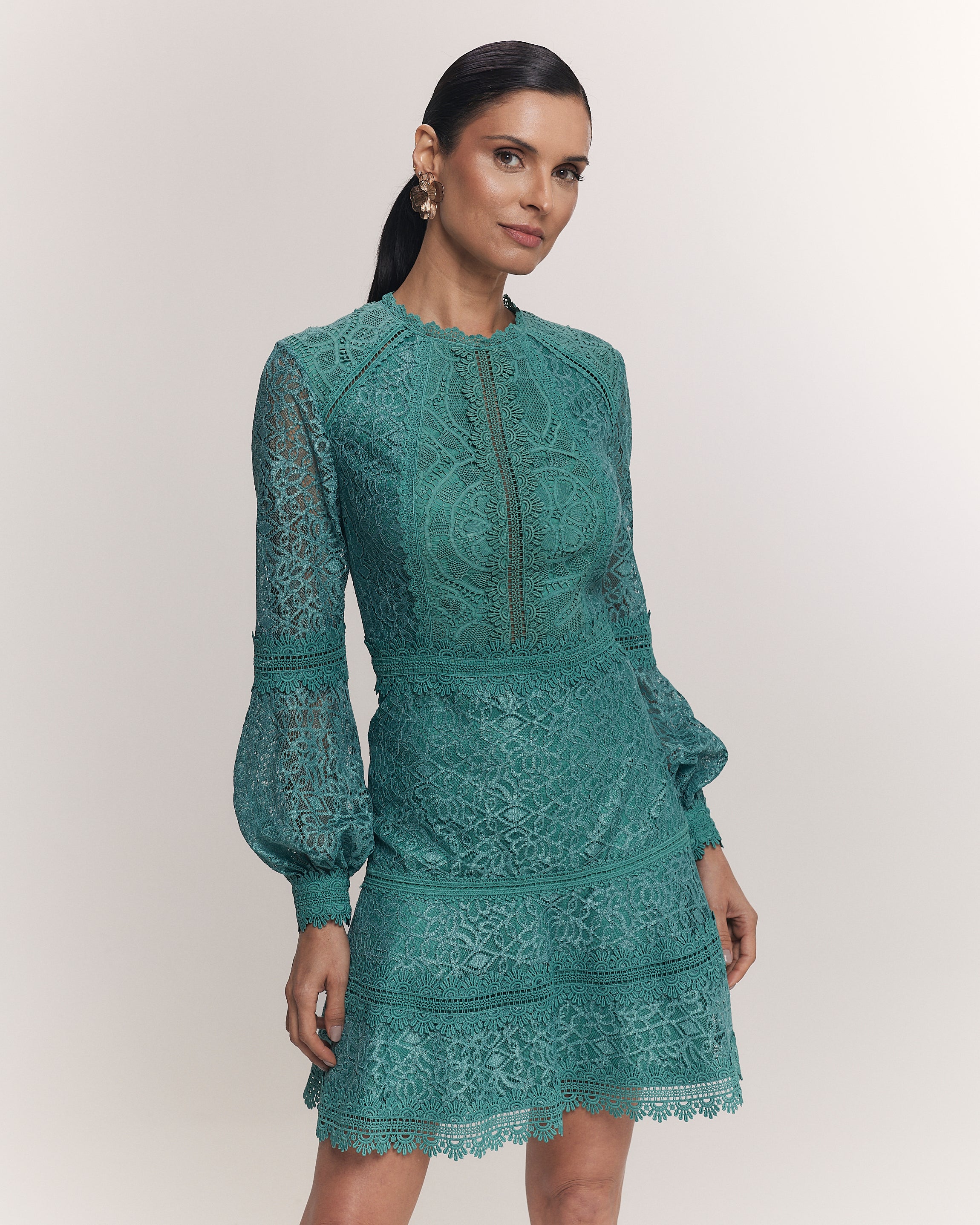 VESTIDO CURTO BECA VERDE ALGA