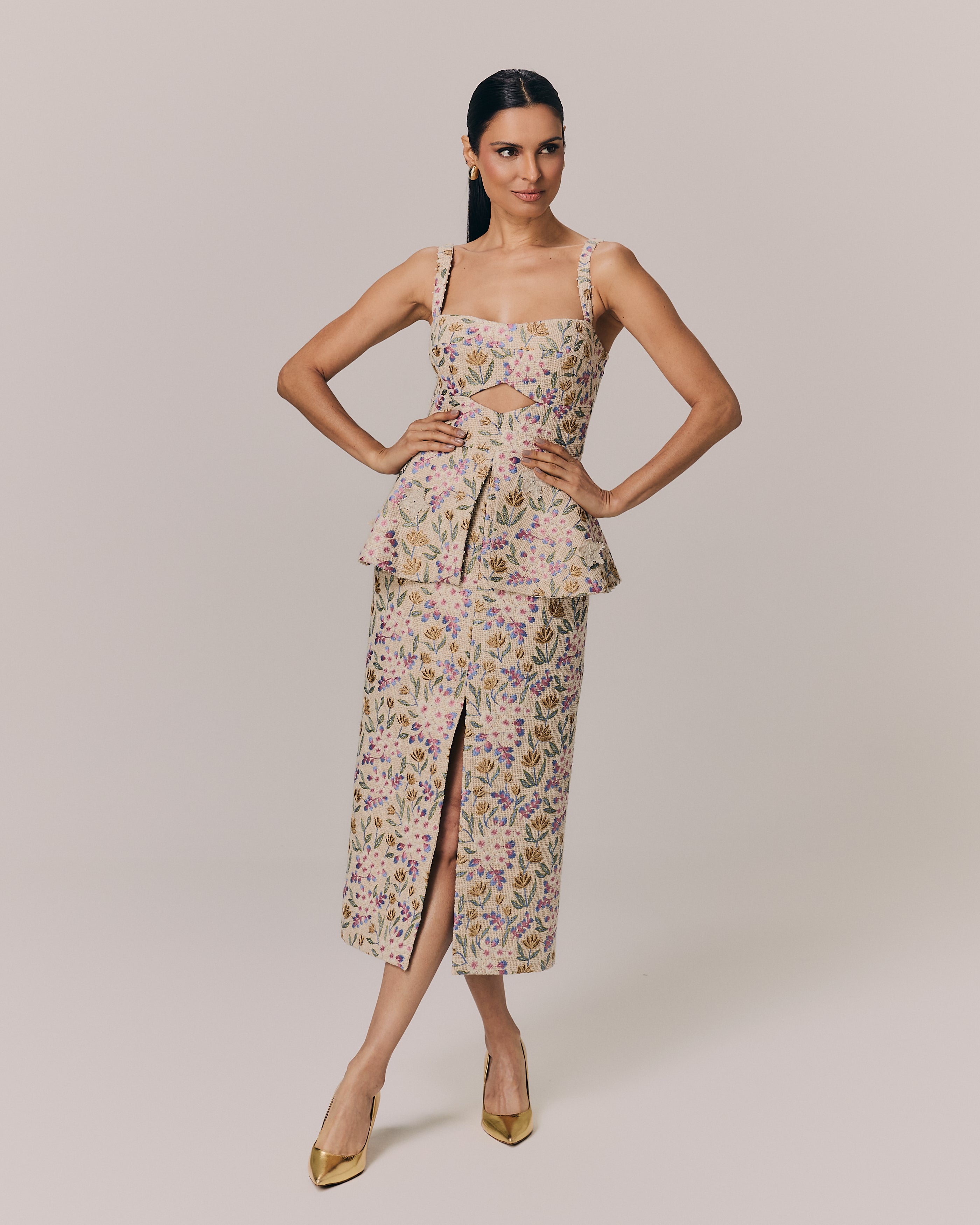 VESTIDO MIDI LUXEMBURGO BORDADO JARDIM