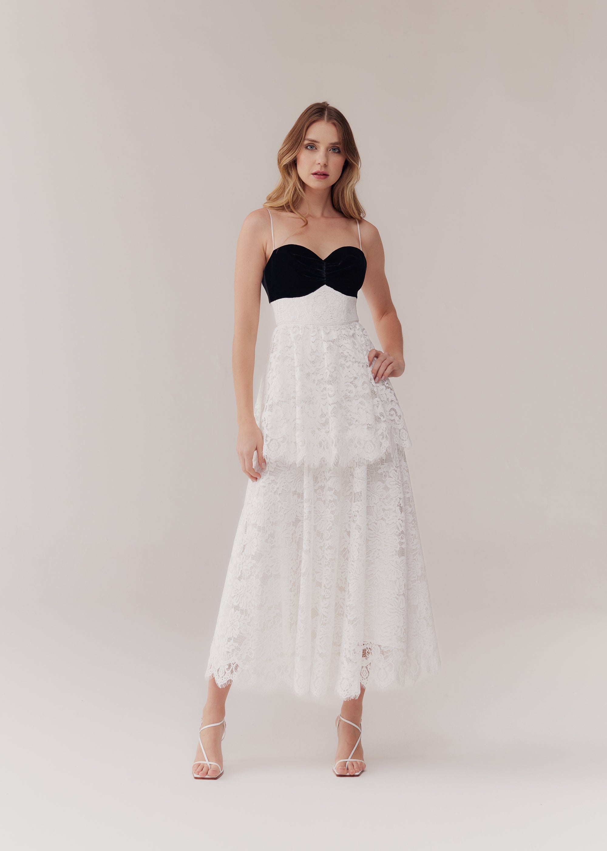 VESTIDO MIDI CHARLOTE PRETO