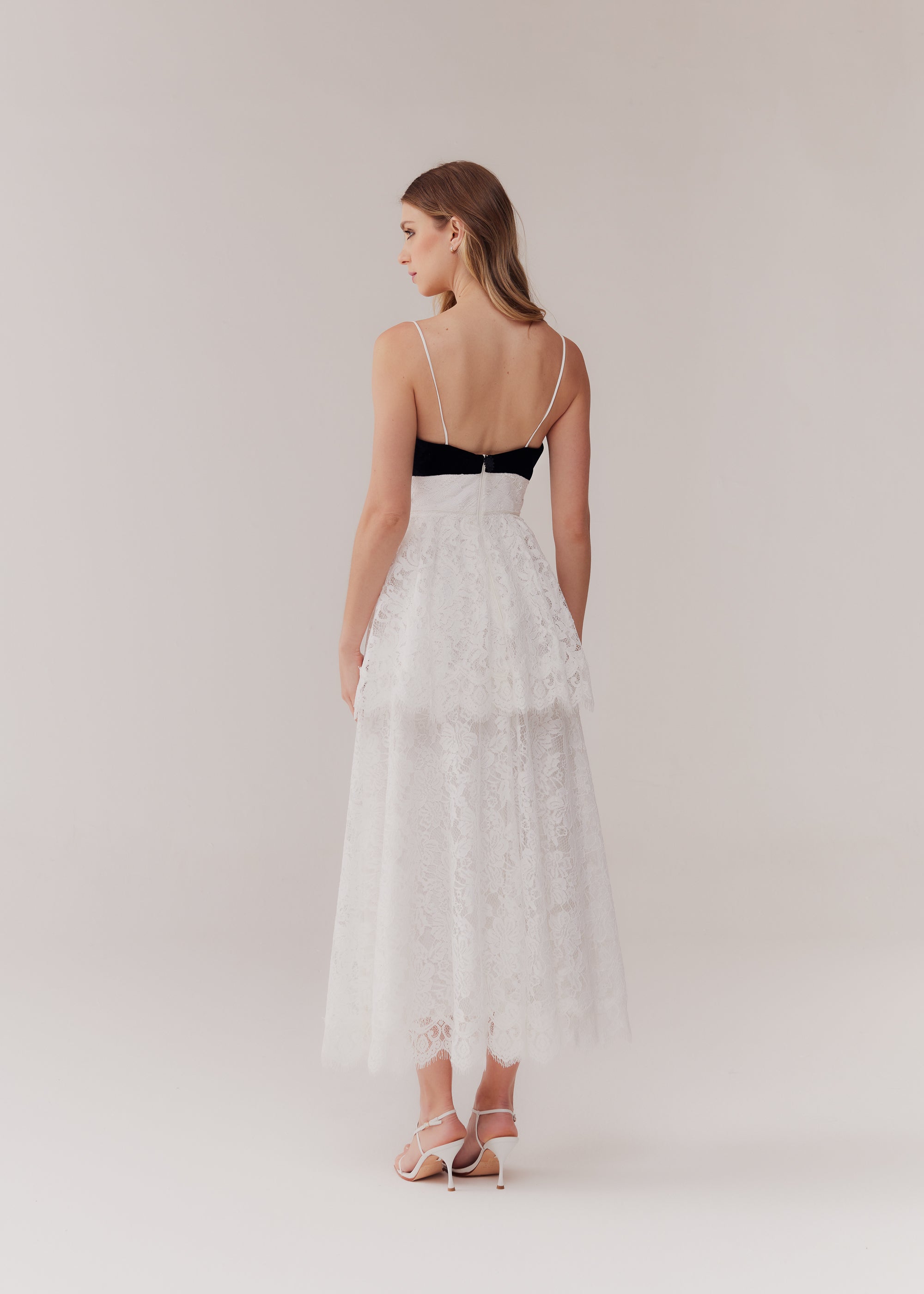 VESTIDO MIDI CHARLOTE PRETO