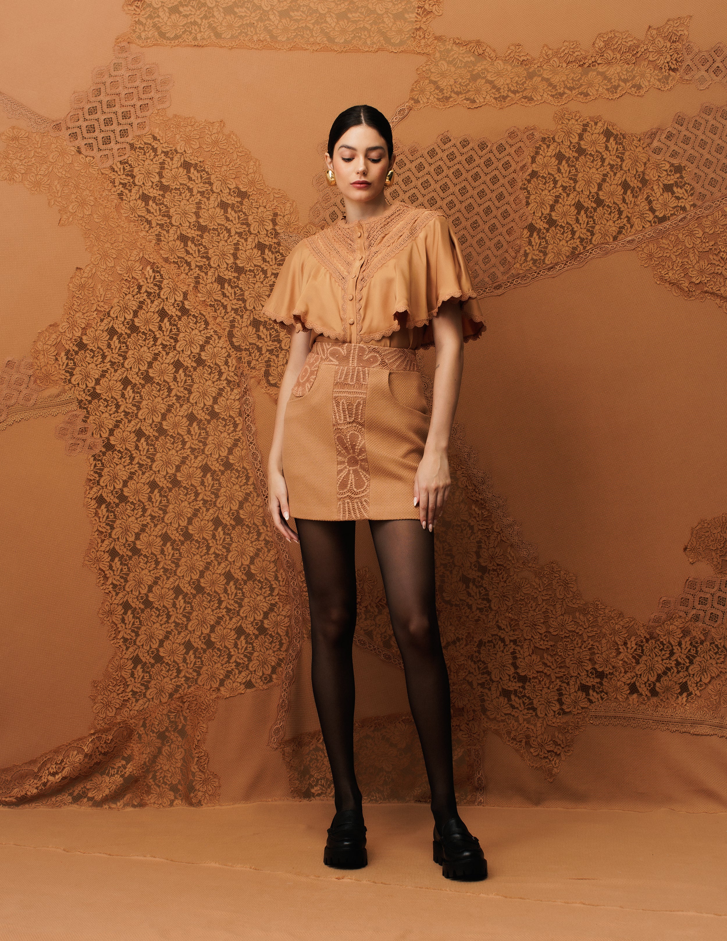 SAIA CURTA OLGA PECAN ISABEL