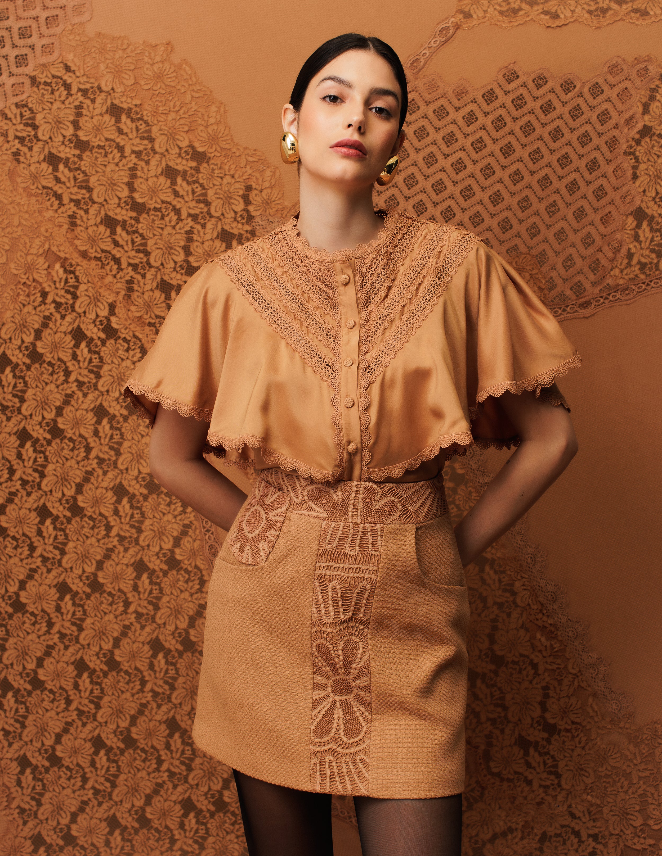 SAIA CURTA OLGA PECAN ISABEL