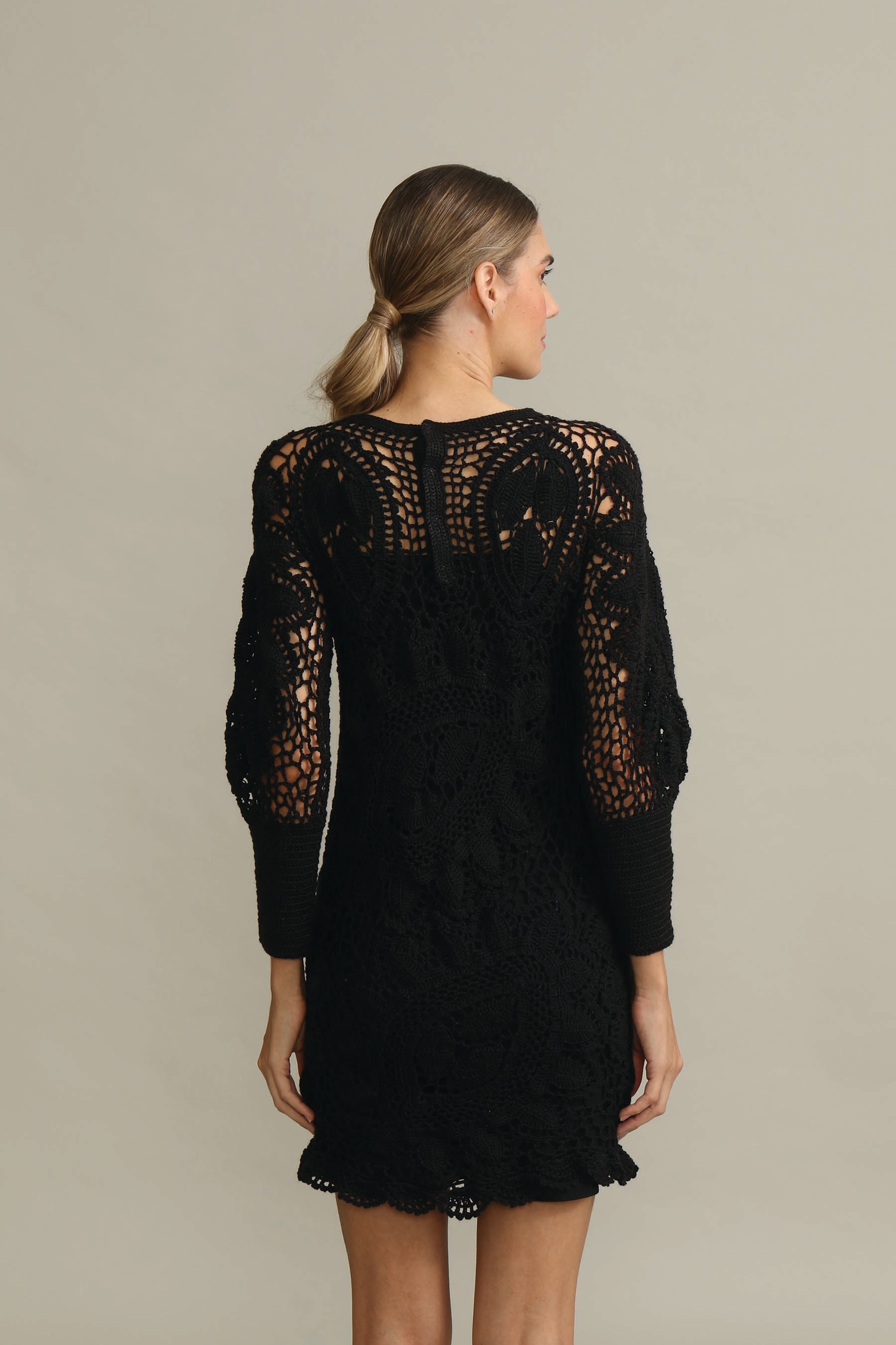 VESTIDO CURTO SOPHIA PRETO