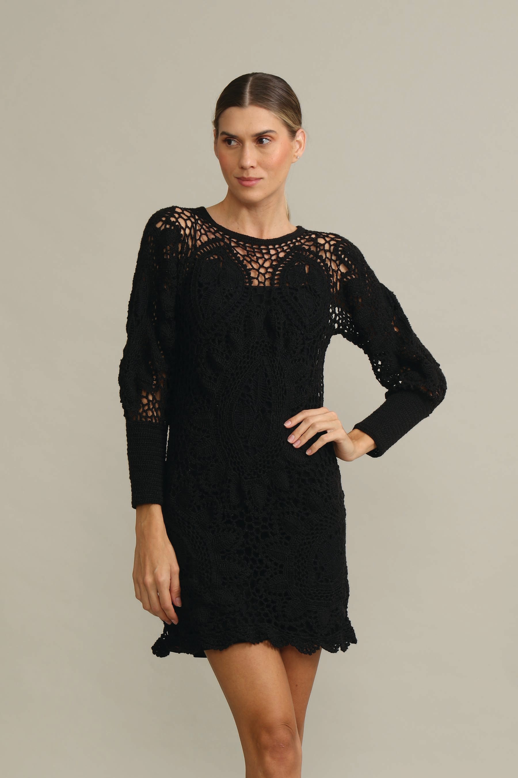 VESTIDO CURTO SOPHIA PRETO