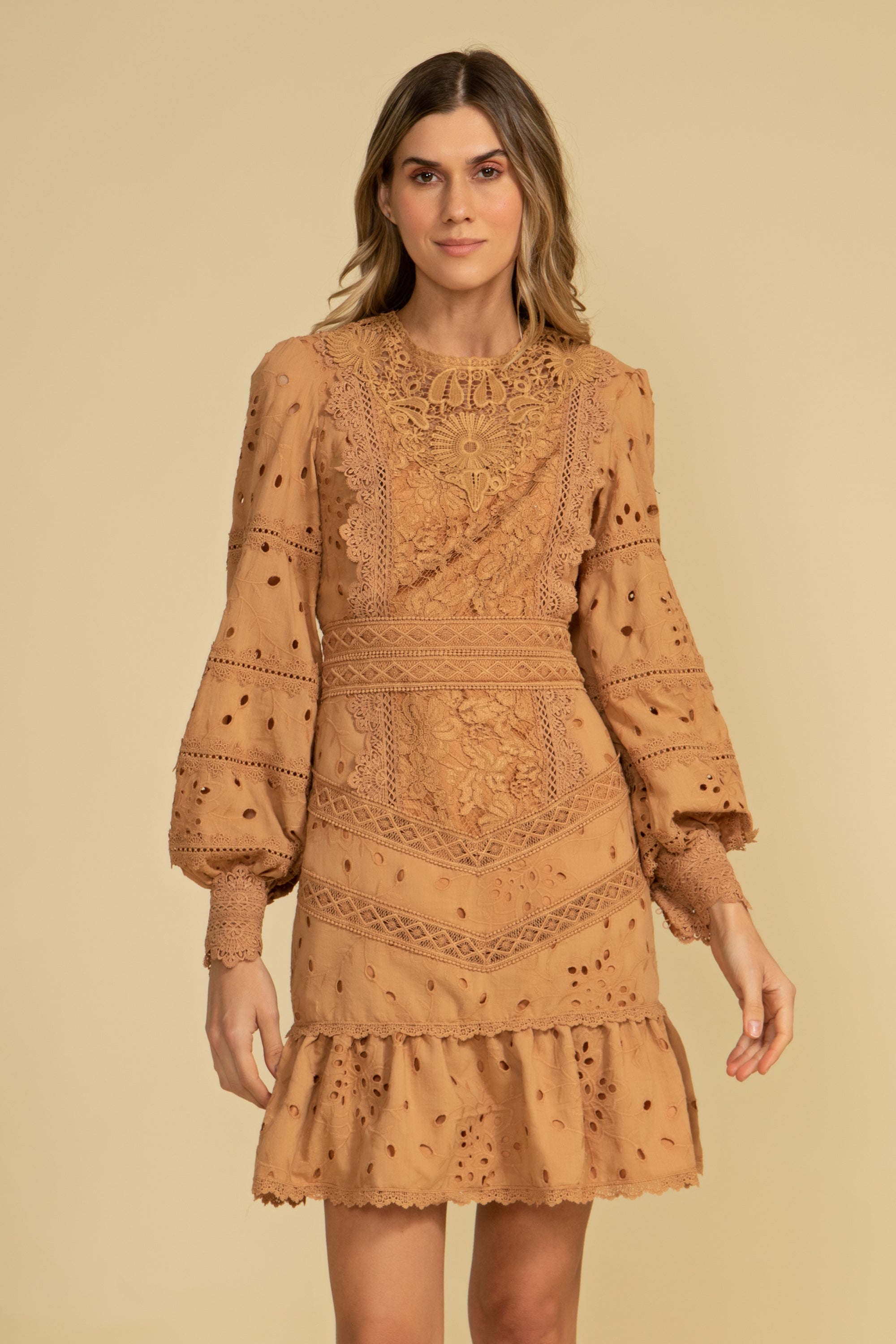 VESTIDO CURTO GLEICE PECAN ISABEL