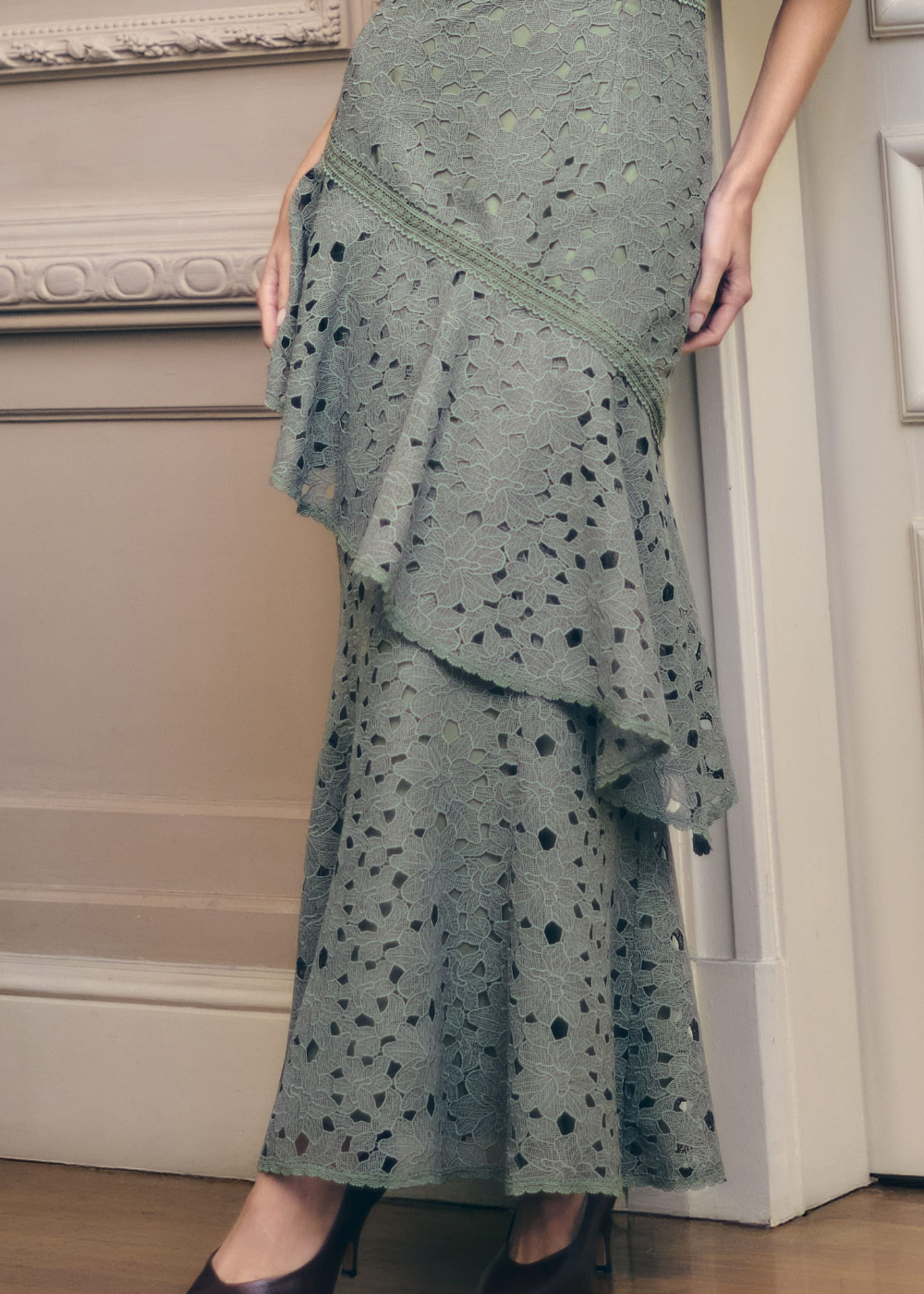 VESTIDO MIDI CLARA VERDE OLIVA