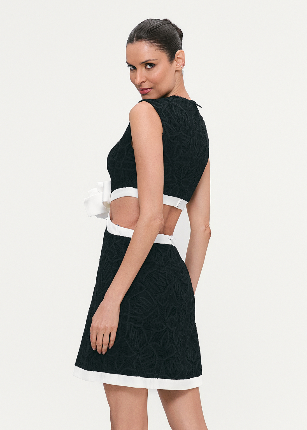 VESTIDO CURTO LUISA PRETO + BRANCO